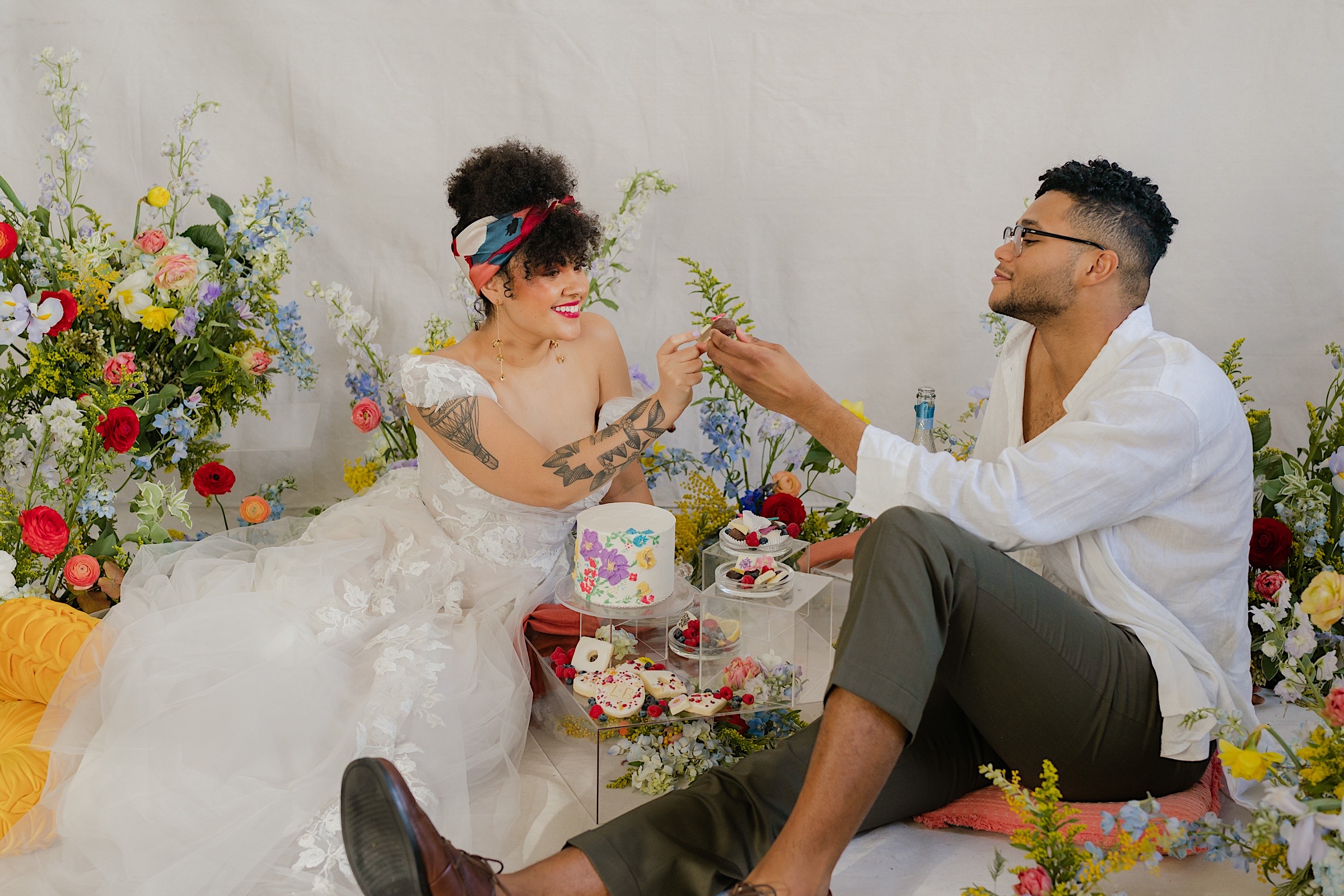 colorful-studio-elopement-picnic-romantic